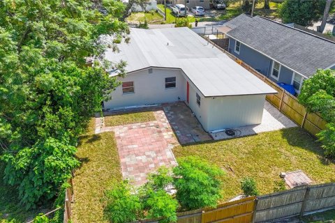 House in Tampa, Florida 4 bedrooms, 143.81 sq.m. № 2393716 - photo 18