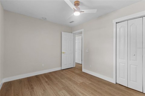 House in Tampa, Florida 4 bedrooms, 143.81 sq.m. № 2393716 - photo 15