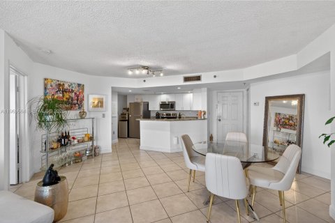 Condominio en venta en Miami, Florida, 2 dormitorios, 103.12 m2 № 2030613 - foto 19