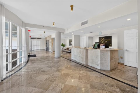 Condominio en venta en Miami, Florida, 2 dormitorios, 103.12 m2 № 2030613 - foto 24