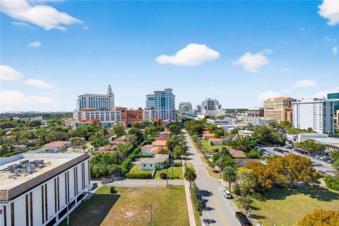 Condominio en Miami, Florida, 2 dormitorios  № 2030613