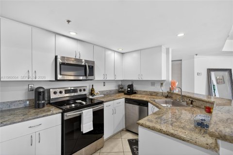 Condominio en venta en Miami, Florida, 2 dormitorios, 103.12 m2 № 2030613 - foto 3