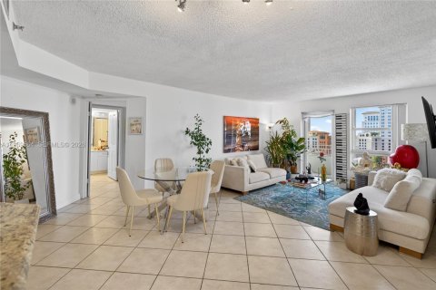 Condominio en venta en Miami, Florida, 2 dormitorios, 103.12 m2 № 2030613 - foto 6
