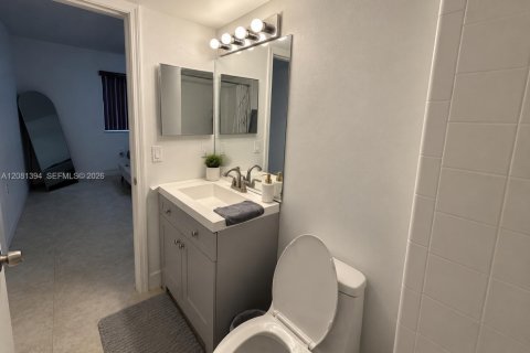 Купить кондоминиум в Пемброк-Пайнс, Флорида 2 спальни, 75.72м2, № 2343777 - фото 8