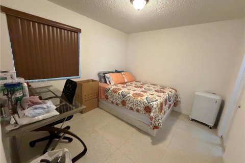 Купить кондоминиум в Пемброк-Пайнс, Флорида 2 спальни, 75.72м2, № 2343777 - фото 14