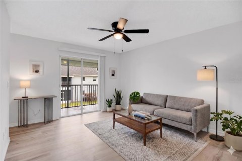 Condominio en venta en Orlando, Florida, 2 dormitorios, 93.46 m2 № 2108210 - foto 2