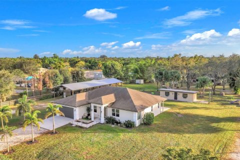 Villa ou maison à vendre à Loxahatchee Groves, Floride: 4 chambres, 190.17 m2 № 2261887 - photo 2