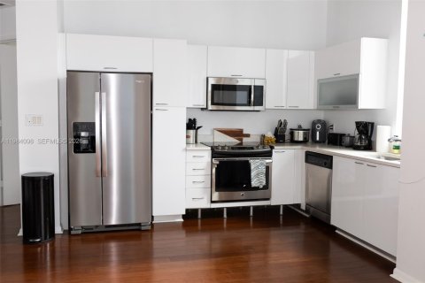 Снять в аренду кондоминиум в Майами, Флорида 2 спальни, 98.1м2, № 2051415 - фото 2