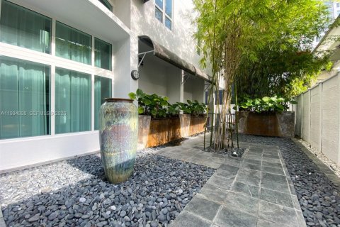 Снять в аренду кондоминиум в Майами, Флорида 2 спальни, 98.1м2, № 2051415 - фото 22
