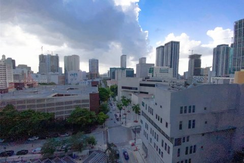 Снять в аренду кондоминиум в Майами, Флорида 2 спальни, 98.1м2, № 2051415 - фото 20