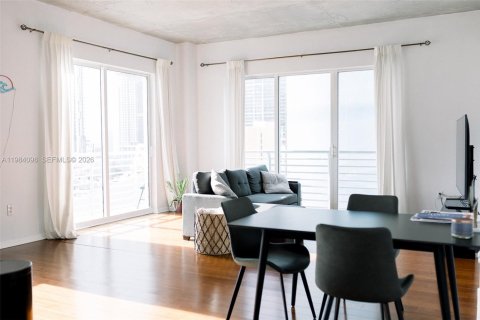 Снять в аренду кондоминиум в Майами, Флорида 2 спальни, 98.1м2, № 2051415 - фото 13