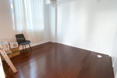 Снять в аренду кондоминиум в Майами, Флорида 2 спальни, 98.1м2, № 2051415 - фото 18