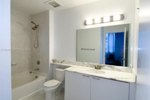 Снять в аренду кондоминиум в Майами, Флорида 2 спальни, 98.1м2, № 2051415 - фото 19