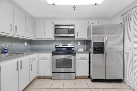 Apartment in Miami Beach, Florida 1 bedroom, 88.81 sq.m. № 2179301 - photo 9
