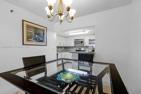 Apartment in Miami Beach, Florida 1 bedroom, 88.81 sq.m. № 2179301 - photo 7