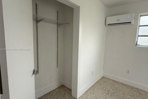 Casa en alquiler en Miami, Florida, 1 dormitorio, 48.77 m2 № 1891160 - foto 13