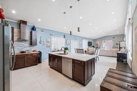 Casa en venta en Wesley Chapel, Florida, 4 dormitorios, 196.12 m2 № 2215862 - foto 5