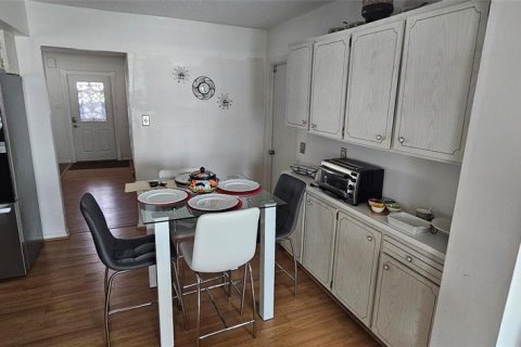 Villa ou maison à louer à Margate, Floride: 2 chambres, 147.44 m2 № 2273534 - photo 4