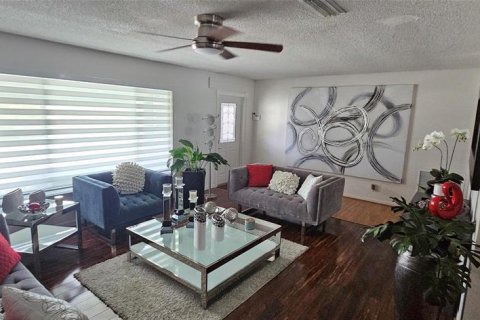 Villa ou maison à louer à Margate, Floride: 2 chambres, 147.44 m2 № 2273534 - photo 10