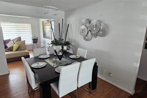 Villa ou maison à louer à Margate, Floride: 2 chambres, 147.44 m2 № 2273534 - photo 7