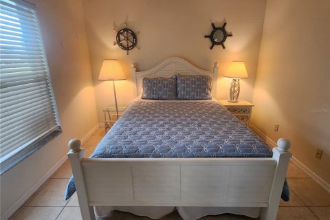 Condo in Bradenton, Florida, 2 bedrooms  № 1687935 - photo 16