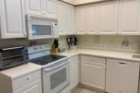 Condo in Bradenton, Florida, 2 bedrooms  № 1687935 - photo 7