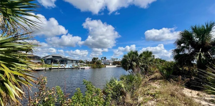 Terrain à Cape Coral, Floride № 2229545