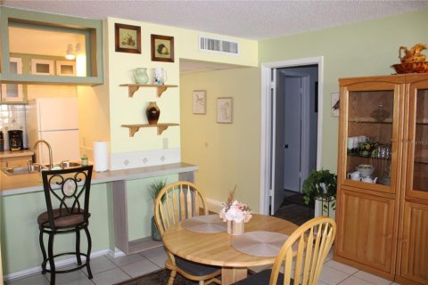 Condominio en alquiler en Largo, Florida, 1 dormitorio, 61.32 m2 № 2201976 - foto 9