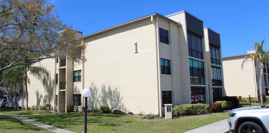 Condominio en Largo, Florida, 1 dormitorio  № 2201976