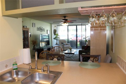 Condominio en alquiler en Largo, Florida, 1 dormitorio, 61.32 m2 № 2201976 - foto 6