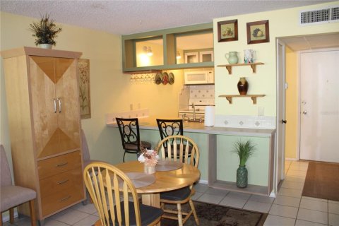 Condominio en alquiler en Largo, Florida, 1 dormitorio, 61.32 m2 № 2201976 - foto 8