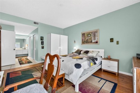 Condo in Safety Harbor, Florida, 2 bedrooms  № 2208493 - photo 23
