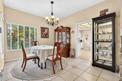 Condo in Safety Harbor, Florida, 2 bedrooms  № 2208493 - photo 15