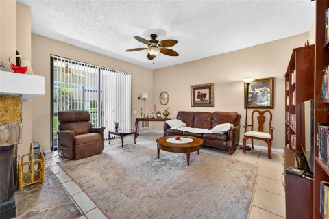 Condo in Safety Harbor, Florida, 2 bedrooms  № 2208493 - photo 16