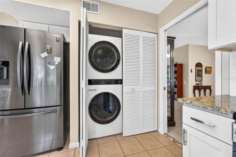 Condo in Safety Harbor, Florida, 2 bedrooms  № 2208493 - photo 8