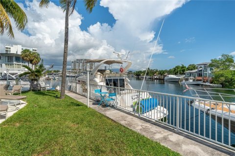 Casa en venta en North Miami, Florida, 3 dormitorios № 1867460 - foto 22