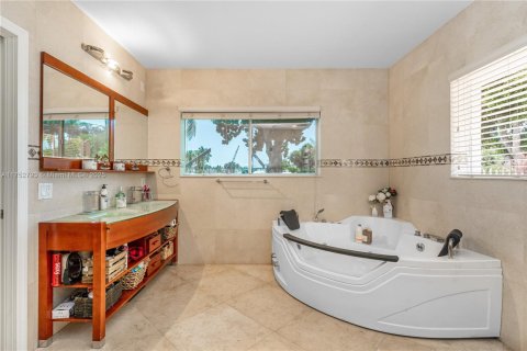 Casa en venta en North Miami, Florida, 3 dormitorios № 1867460 - foto 15