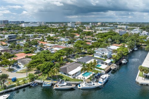 Casa en venta en North Miami, Florida, 3 dormitorios № 1867460 - foto 1