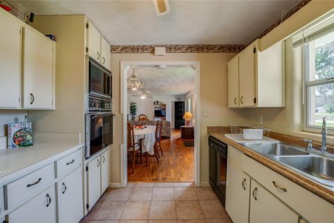 House in Edgewater, Florida 3 bedrooms, 119.01 sq.m. № 2258482 - photo 11