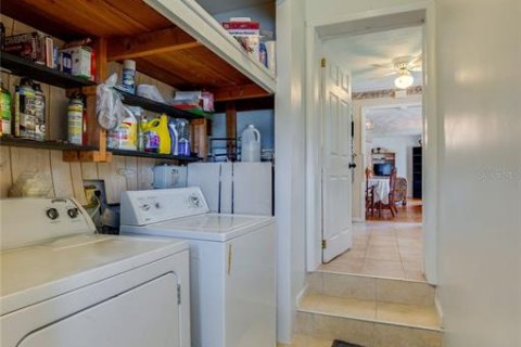 House in Edgewater, Florida 3 bedrooms, 119.01 sq.m. № 2258482 - photo 23