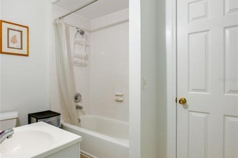 House in Edgewater, Florida 3 bedrooms, 119.01 sq.m. № 2258482 - photo 17