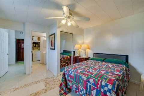 House in Edgewater, Florida 3 bedrooms, 119.01 sq.m. № 2258482 - photo 15
