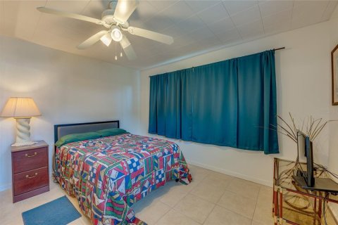 House in Edgewater, Florida 3 bedrooms, 119.01 sq.m. № 2258482 - photo 14