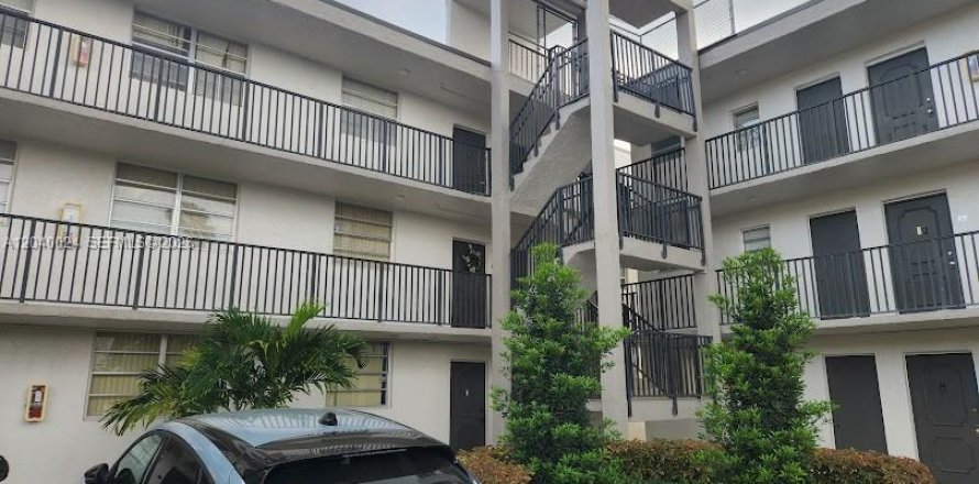 Apartamento en Miami, Florida 3 dormitorios, 123.37 m2 № 2086185
