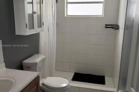 Apartamento en alquiler en Miami, Florida, 3 dormitorios, 123.37 m2 № 2086185 - foto 15