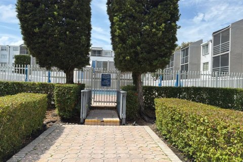 Apartamento en alquiler en Miami, Florida, 3 dormitorios, 123.37 m2 № 2086185 - foto 20