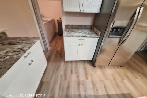 House in New Port Richey, Florida 2 bedrooms, 93.55 sq.m. № 1881370 - photo 6