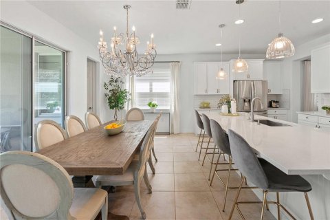 House in Winter Garden, Florida 4 bedrooms, 333.33 sq.m. № 2287357 - photo 19