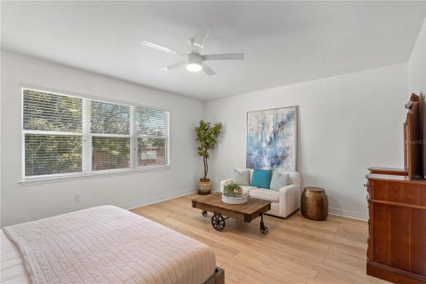 House in Winter Garden, Florida 4 bedrooms, 333.33 sq.m. № 2287357 - photo 29
