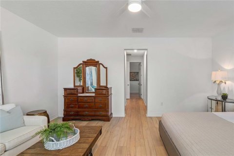 House in Winter Garden, Florida 4 bedrooms, 333.33 sq.m. № 2287357 - photo 27